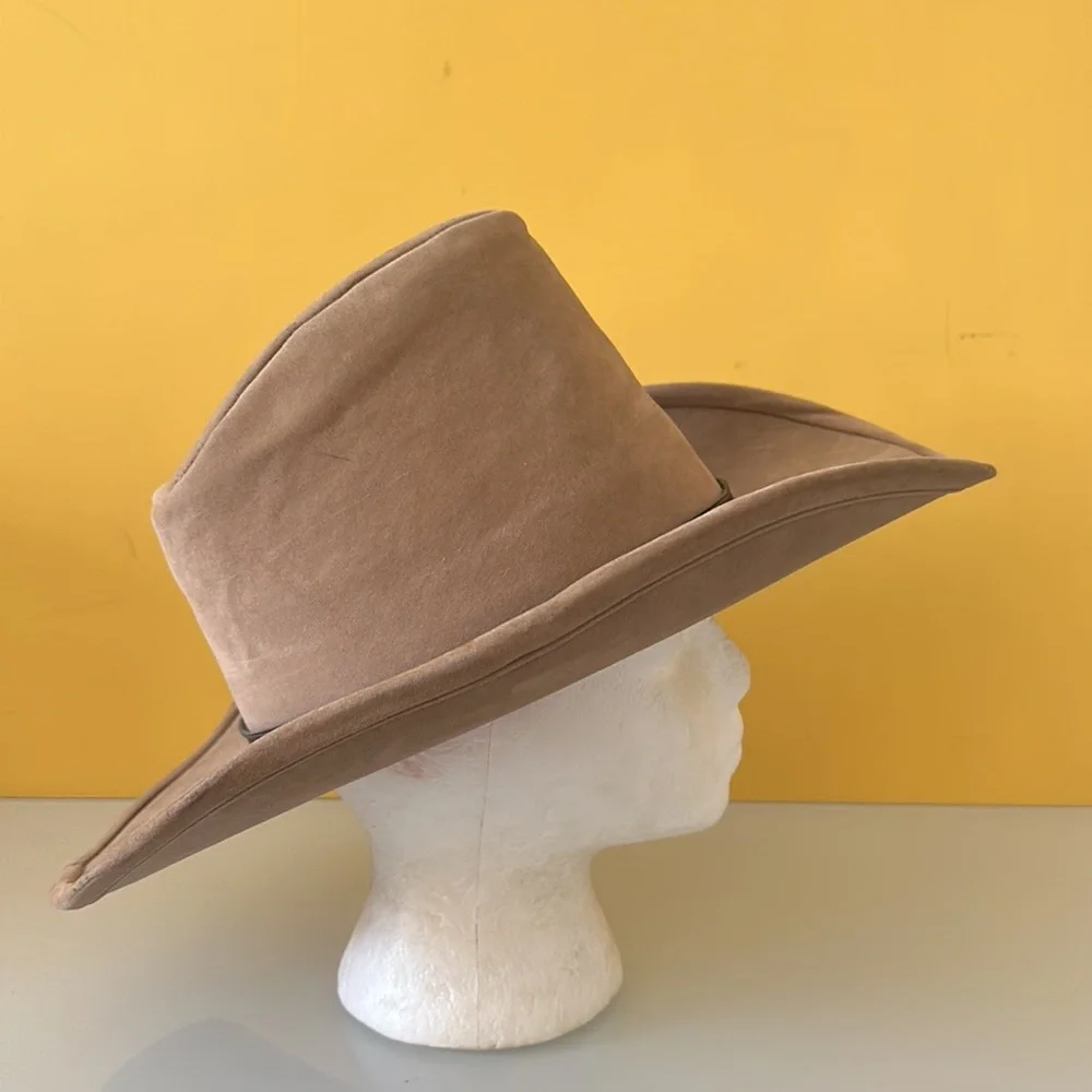 Bailey U-Rollit Brick Crown Western Cowboy Hat in Tan Velvet